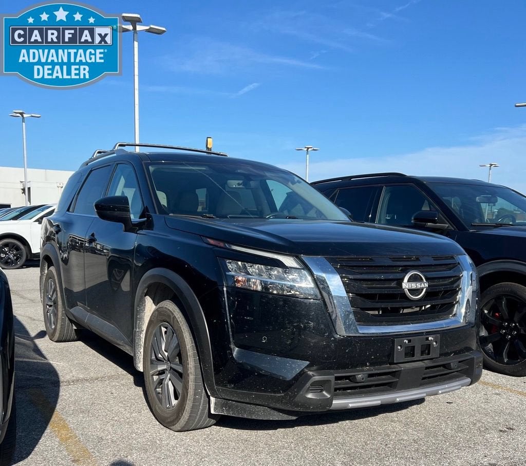 2023 Nissan Pathfinder SL