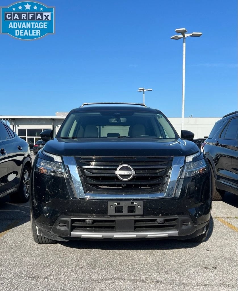 2023 Nissan Pathfinder SL