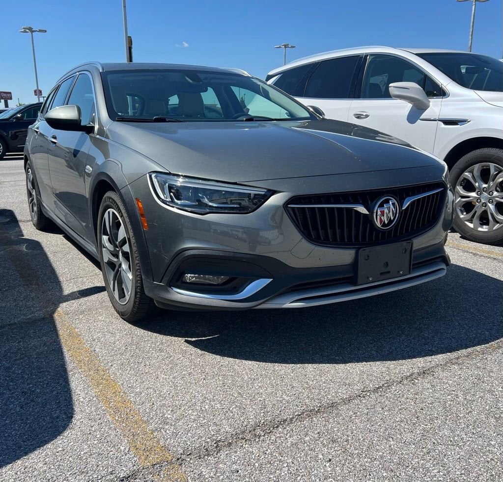 2019 Buick Regal TourX Essence
