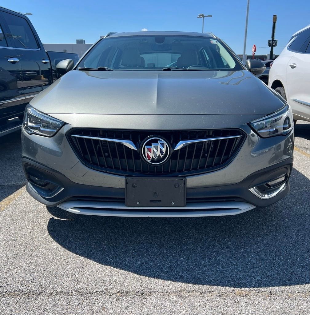 2019 Buick Regal TourX Essence