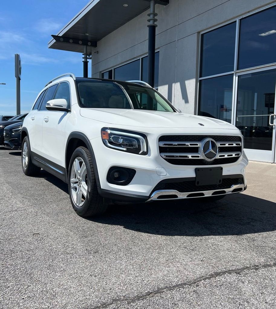 2022 Mercedes-Benz GLB GLB 250 4MATIC's photo
